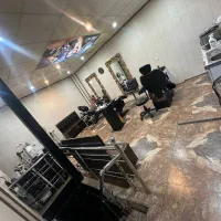 فروش آرایشگاه زنانه با تابلو