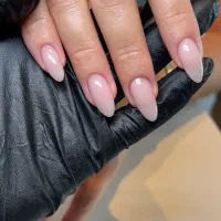 مدل کاشت ژل و ترمیم ناخن