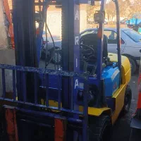 لیفتراک نیسان اریا3تن موتور کوماتسو