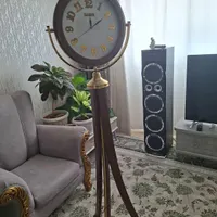 ساعت پایه دار