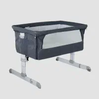 تخت کنار مادر