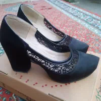دوجفت کفش درحد دوبارپوشیدن سایز۳۹ بفروش میرسد