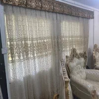 تعدادی پرده تمیز با ابعادی مختلف