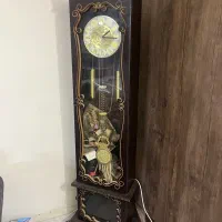 بوفه و ساعت دیواری