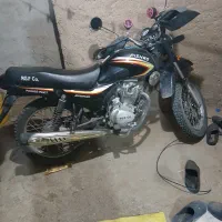 موتور سیکلت پیشرو ۲۰۰