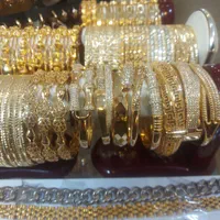 بدلیجات و زیور آلات رنگ ثابت و ضد حساسیت.