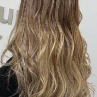 نیازمند مدل برای رنگ و لایت