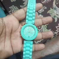 ساعت زیبا و شیک