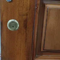 درب چوبی دولنگه چشم دار و دارای قفل|مصالح و تجهیزات ساختمان|اصفهان, پوریای ولی|دیوار