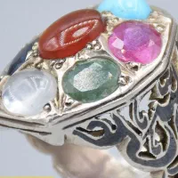 انگشتر ۹ نگین گمشده