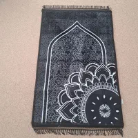 سجاده مخمل شیک. کاملا نو مناسب عروس.