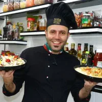 کمک آشپز فست فود