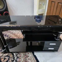 میز تلویزیون شیشه ترک درجه یک ۳/۵۰۰