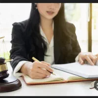 وکیل پایه یک دادگستری