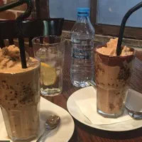 نیروی نیمه ماهر خانم ، همکاری در کافی‌شاپ