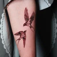 تتو حرفه‌ای با رعایت کامل اصول بهداشتی