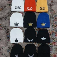 تولیدی و فروش کلاه گلدوزی زمستانه