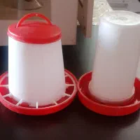 قفس پرنده و جای دون و آب مرغ و خروس