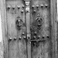 خانم برای ادمین سایت  با حقوق بالا غیر حضوری