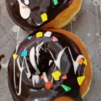 دونات تازه و خوشمزه