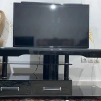 تلویزیون سامسونگ ۴۰ اینچ LED و میز تلویزیون فورما