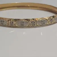 یک عدد النگوی طلا نو