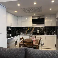 180-متر-25-متر-حیاط-اختصاصی-دوممر-ولیعصر