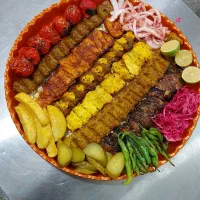کمک آشپز و نیروی وسط کار
