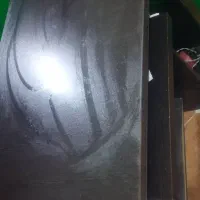 یک عدد میز کار در حد نو