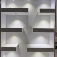 ویترین شیک و تمیز با نورپردازی LED