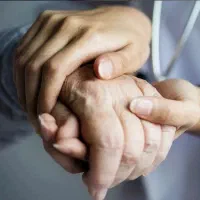 نیازمند پرستار شبانه روزی خانم برای سالمند