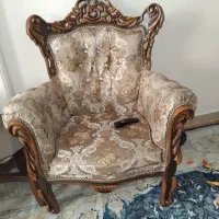 مبل هفت نفره با جلومبلی عسلی.