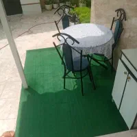 میز نهار خوری سه نفره.
