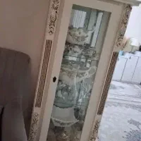 ویترین شیری رنگ