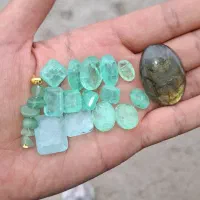 زمرد دوبلت شده کوارتز دوبلت شده و یاقوت