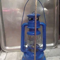 یک عدد فانوس خیلی قدیمی