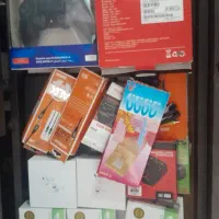 تعدادی ایرپاد و لوازم جانبی