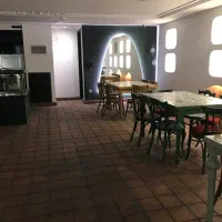 ۲۰۰ متر تجاری فلت با ۴۰ پارکینگ اختصاصی