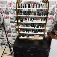 تمامی لاک و میز و صندلی و استند در حد نو