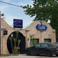 استخدام نیرو برای کار در کافه