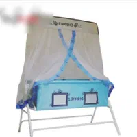 گهواره . تخت کنار مادر