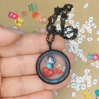 گردنبند لاکت شیشه ای|بدلیجات|شیراز, محراب|دیوار