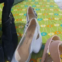 کفش وچکمه|کیف، کفش، کمربند|برخوار, |دیوار