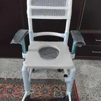 فروش یک عدد ویلچر حمام و دستشویی