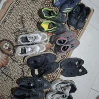 تعدادی چند جفت کفش