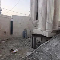 سنگ نماه ساختمان انجام می‌شود