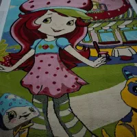 فرش ۴ متری دخترانه توت‌فرنگی کوچولو