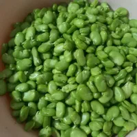 باقالی و نخود پاک شده