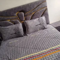 تخت با دوتا پاتختی