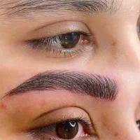 میکروبلیدینگ ابرو،شیدینگ لب،خط چشم و بن مژه.